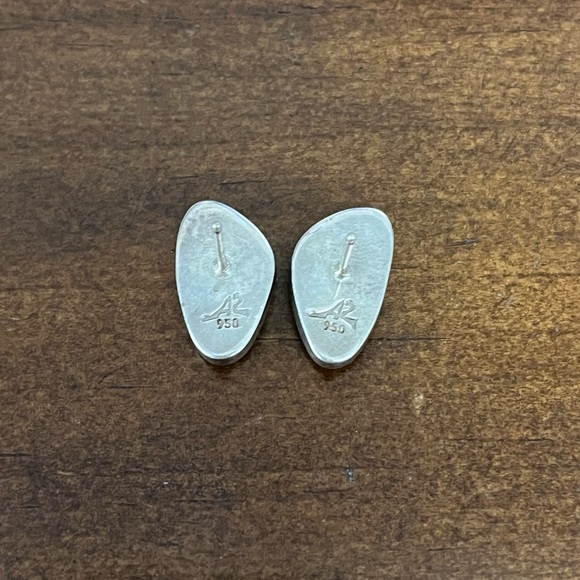 Vintage 950 Sterling Silver Black Onyx Post Earrings Marked 'AR' - Picture 2 of 3